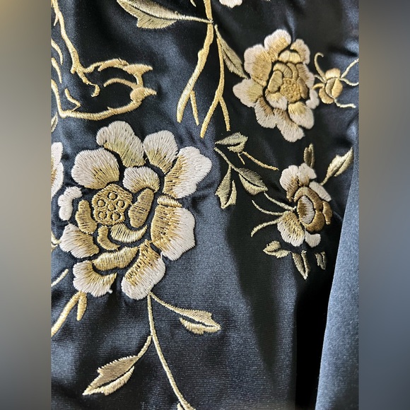 NWOT Express Reversible Embroidered Jacket. Size XS. - Picture 8 of 12